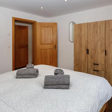 Apartment Chalet Eiger-1 By Interhome